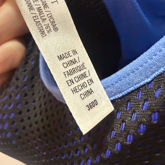 VS Sports Bra - Picture 3 of 4